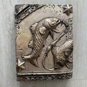Sid Dickens authentic Pisces tile. Silver in colour. 6x 8 inches. Retired